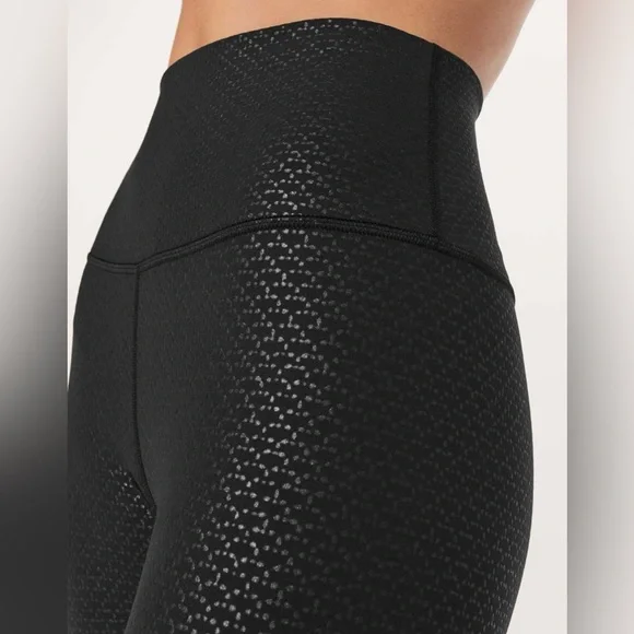 NEW!!!Align Tights llHigh Rise 25” Size 6. Monochromatic Emboss Black. B-3